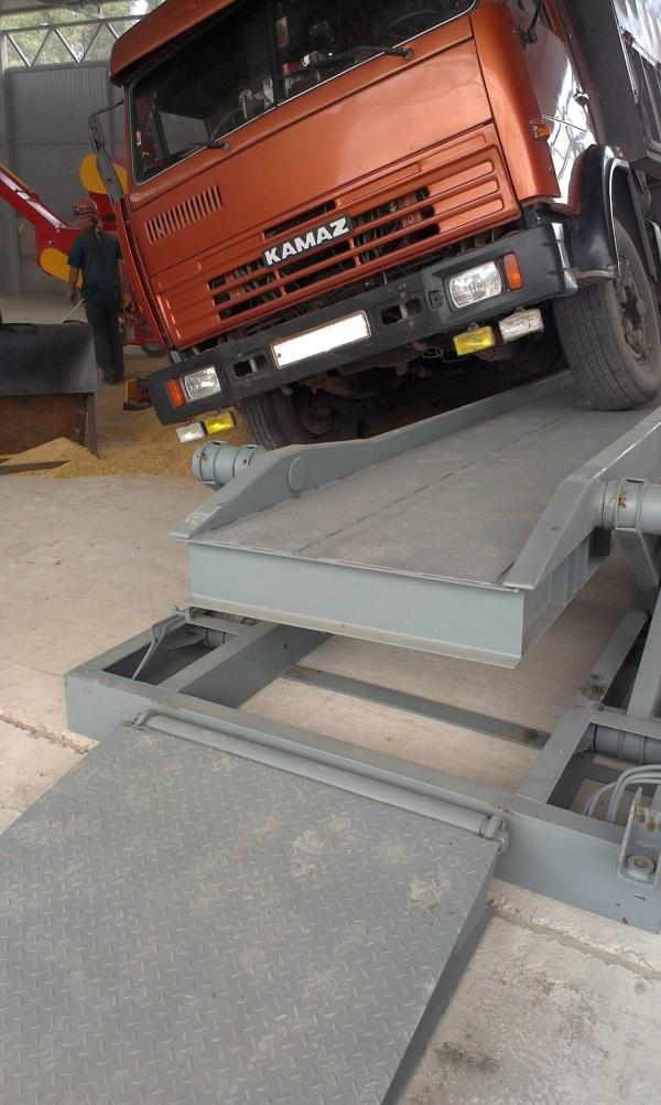 Передвижной автомобилеразгрузчик РАП-60